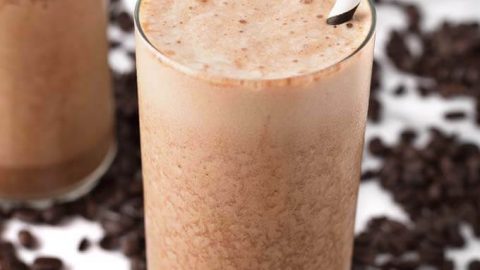 https://www.simplyhappyfoodie.com/wp-content/uploads/2019/07/iced-coffee-protein-shake-1b-480x270.jpg